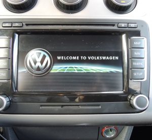 Reparatur VW Crafter Navigation Startet nur bis VW Logo 