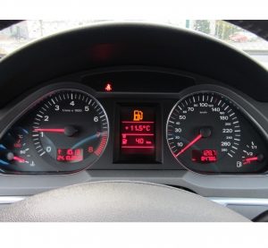 Tachoreparatur bei Pixelfehlern und Teilausfällen im FIS-Display - Audi A6/Q7